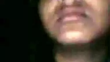 Desi girl exposes her erogenous XXX zones under the blanket in sex video