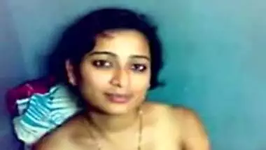 Cute Kerala aunty's Boobs and Pussy show captured by her BF