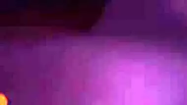 Desi close-up XXX video where she strips down and shows off everything