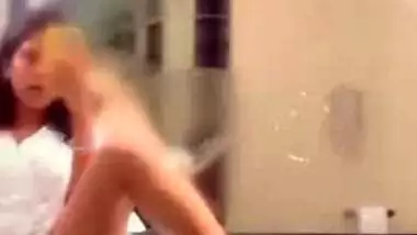 Instagram hot Mumbai girl nude bath viral clip