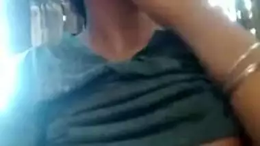 MMS video by Desi girl licking nipples is the best XXX gift for viewers