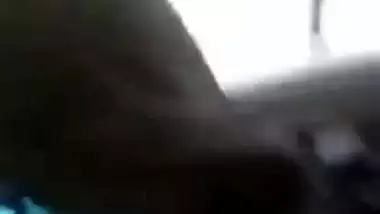 Lustful Desi bitch has oral XXX sex in car with man making MMS video