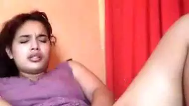 Indian nude girl from Mumbai fingers her pussy and moans