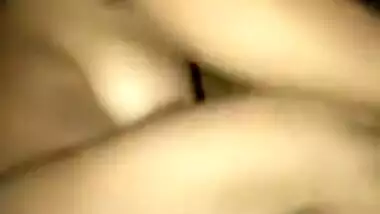 Desi MILF has muff scored by the XXX cameraman making a MMS video