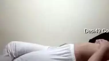 Tempting Indian wife dries her hair and then shows XXX boobs and buttocks