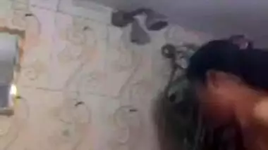 Today Exclusive- Desi Gf Showing Her Boobs And Pussy To Lover On Video Call Part 1