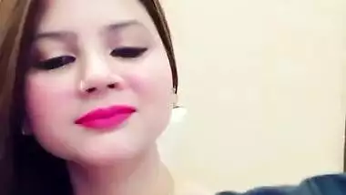 Famous Pakistani TV Star Latest Viral Stuff Ft. Full NUD€ F©k!ng with her Makeup Artist