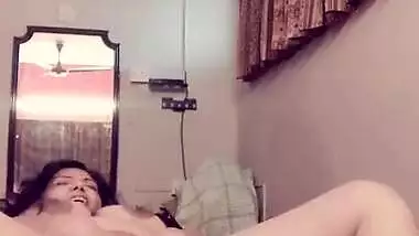 Super Horny Desi Bhabhi Shows her Boobs and Pussy 3 clips part 3