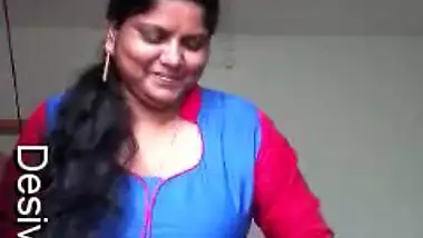 Sexy Mallu Bhabhi Showing Her Big Boobs and Pussy To Lover Part 2