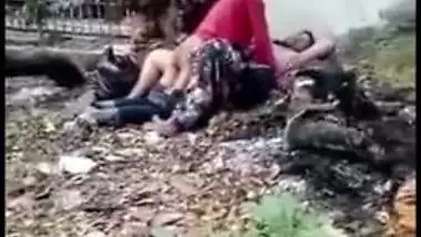 Desi mms sex scandal of south aunty fucking with a homeless outdoors