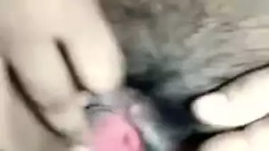 For everyone who wants XXX sex Desi woman shows of body in MMS clip