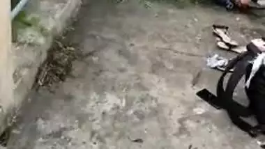 XXX voyeur finds Desi lovers fucking in the fresh air in MMS video