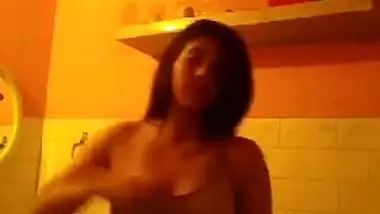 Indian exposes her XXX boobies in an amateur sex video in the bathroom