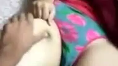 Lover of porn convinces Desi wife to show vagina on the camera