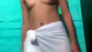 Teen performs amateur webcam sex show and strips down in the bathroom