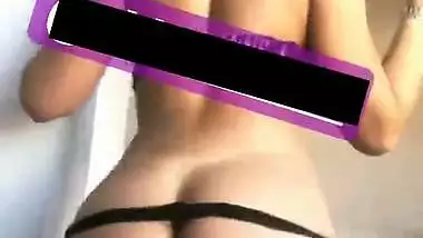 Beautiful round ass babe