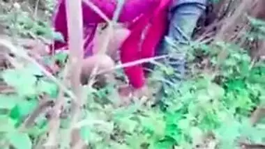 Naughty Kerala aunty gets outdoor sex and caught by a voyeur, Desi mms sex