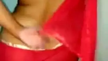 bhabhi showing huge butt