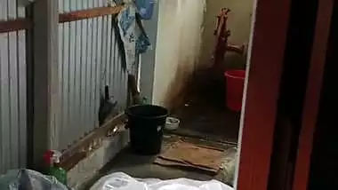 Bhabhi bathing outdoor sex mood caught by devar