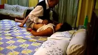 Indian men fucking his mature wife and her friend in recording