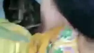 Lovely Bihar aunty gets fucked by two local guys outdoor! Indian new sex mms