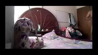 Hindi sex video desi mms of Indian wife with neighbor’s son!