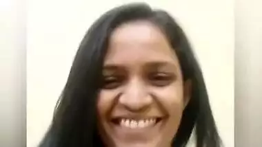 Today Exclusive-super Hot Lankan Girl Showing Her Boobs And Pussy On Video Call