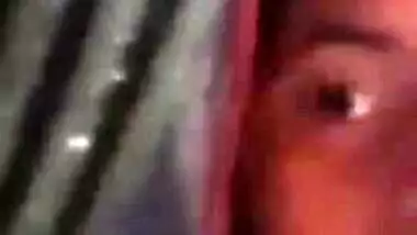 Cute virgin Desi XXX girl shows her teen boobs and pussy on cam