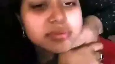 Kiss and fondling Indian MMS