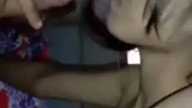 Extremely Cute Babe Remove Condom & Put Inside Pussy and Start Sucking Hindi Talking