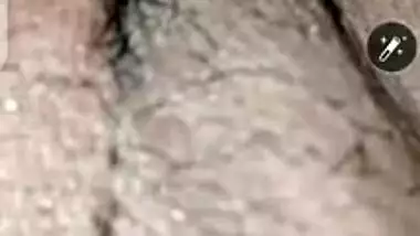 Gujrati Desi XXX whore showing her huge boobs and pussy on cam