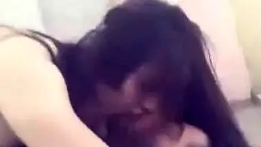 Macho kisses Desi woman and licks her XXX nipples before chudai sex