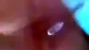 Desi gets naked and ineptly masturbates her XXX twat getting sex delight