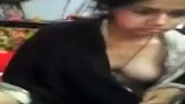 Guy films sex video in which shy Indian GF shows her hairy XXX twat