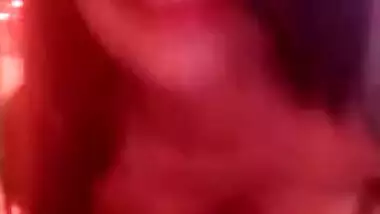 Desi love liked idea of performing XXX show on webcam with sex toy