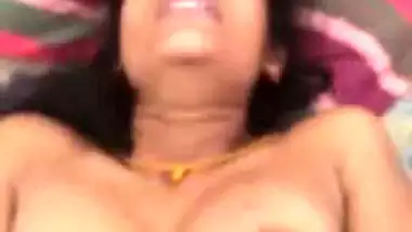 Shy Desi XXX babe gets her hairy pussy hard fucked by her boyfriend MMS