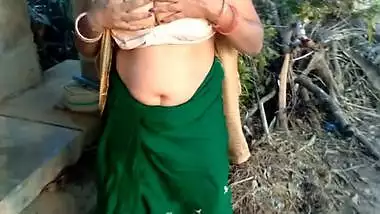Big Boobs Bhabhi Outdoor Risky Public Show Big Ass or Wet Pussy