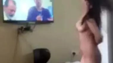 Desi whore shows boobs and ass dancing in front of camera in the nude