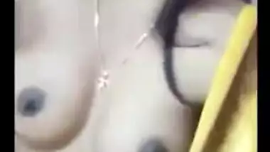 Teen Desi strips down in this MMS video cause it's her XXX fantasy