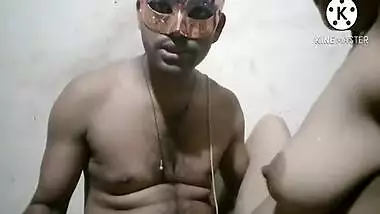 Devar Na Bhabhi Ko Mobile Sex Vedio Dekha Ka Chudai Kardia - Devar Bhabhi