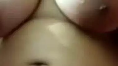Dirty-minded Desi auntie exposes her huge XXX breasts for the camera