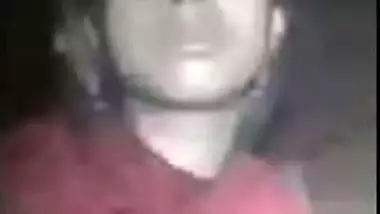 Desi girl exposes XXX body parts on camera for man making MMS video